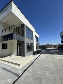 Продаж котеджу в с. Зубра 120 тис