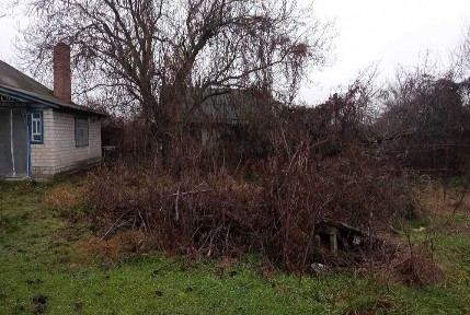 Продається будинок і земельна ділянка в с. Успенка.