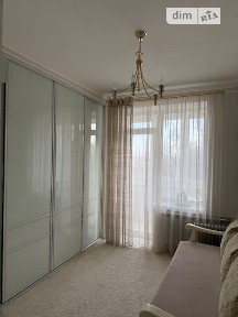 Продаж 3к квартири 71.3 кв. м на вул. Кропивницького 21 • ID 33977617