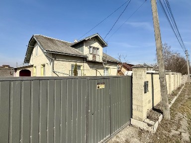 Продається приватний будинок в 5-ти хв. від Івано-Франківська