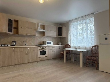 Оренда просторої двокімнатної квартири 44 м2.