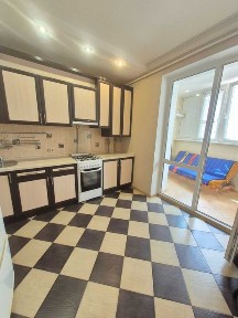 Оренда 1-кім. кв. вул. Стрілецька 50м2 Автономка (Стрілецька набережна)