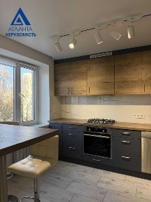 Продаж 3-кімнатної квартири 65 м², Дружби Народів бул., 1