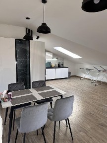 Продаж 2кім квартири з євроремонтом і меблями. Центр. Моршин.