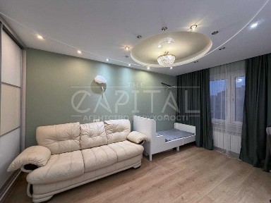 Продаж / Квартира / 67 м2 / вул. Урлівська, 38 / Дарницький район