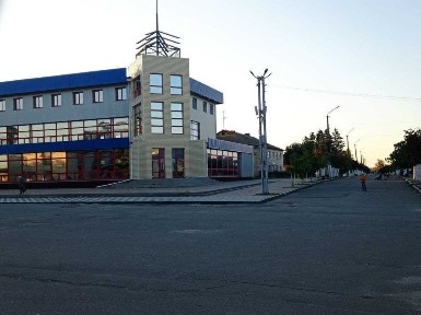 Продам ТОРГОВИЙ ЦЕНТР смт. Володарка, вул. Кооперативна, 1,ВЛАСНИК