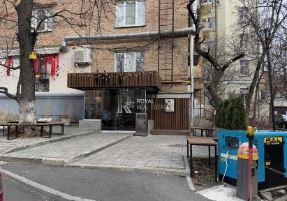 Продаж Торгівельна площа вул. Гончара Олеся Центр Київ Фасад 46м2