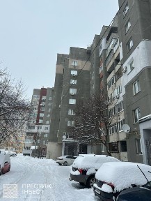 Продаж просторої 3к. квартири 92.6 м2 потребує ремонту