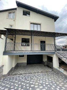 Продаж 3 поверхового будинку на околиці Львова с. Зимна Вода