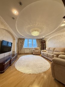 Київ, Дарницький, вулиця Срібнокільська 1