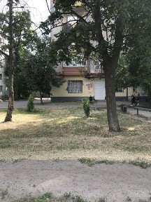 Продам приміщення магазину