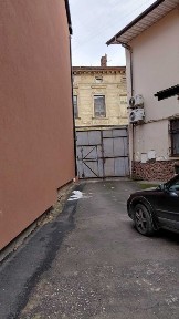 Здається в оренду окреме приміщення у ближньому центрі 860 м. кв.