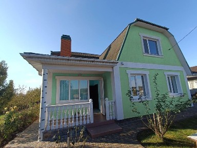 Продаж будинку з гаражем