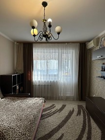 Продам 2-кімнатну квартиру по бул. Незалежності, 15, можна держ. програми