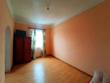 Продається двокімнатна квартира в Самборі