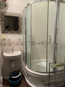 Здам у оренду 1кім кв по пр-ту Соборності 4, Дарницька площа