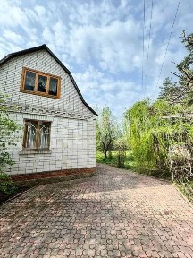 Продаються два дачні будинки на 15 сотках землі в СТ 