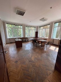 сдам офіс 120м2 в бізнес-центрі з окремим туалетом та бомбосховищем