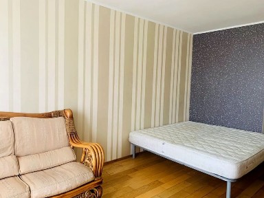 Оренда 1 кім Русанівка вул Ентузіастів 9