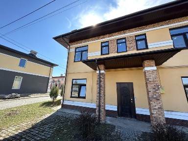 Горенка, Приозерна 17