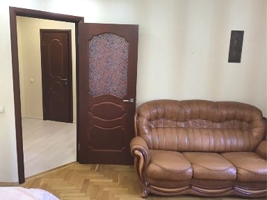 Від власника проддаж 1 кімнатноі квартири Позняки вул. ААхматовоі 7/15