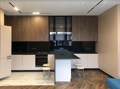 Продам 3 к. кв - 104 м2, Новострой, ЖК Клеменова Дача