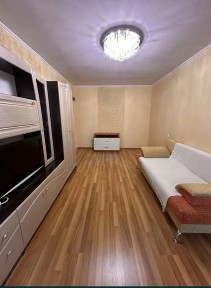 Оренда 1-кімнатна квартира вул. Пʼятницька, 94