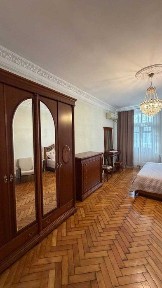 Красивая квартира со свежим ремонтом в Центре города! Кирпичный дом!