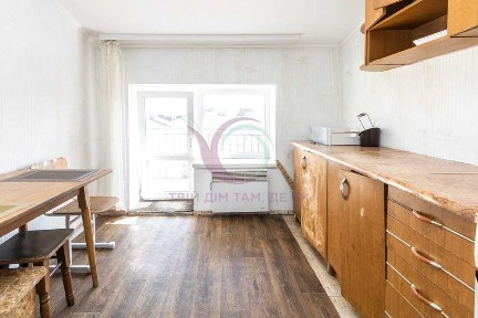 Продам 3 кімнатну квартиру в новобудові по вул. Хіміків 21.