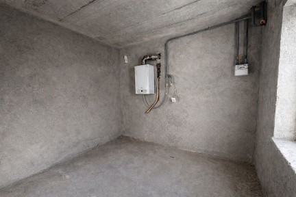 Квартира в заселеному будинку. Газ! Сертифікат, постанова!