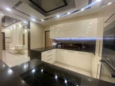 Київ, Дарницький, вулиця Анни Ахматової 30