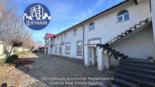Продаж комерційного комплексу за 30 км від Чернівців