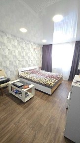 Продам 3к квартиру метро Индустриальная 42000