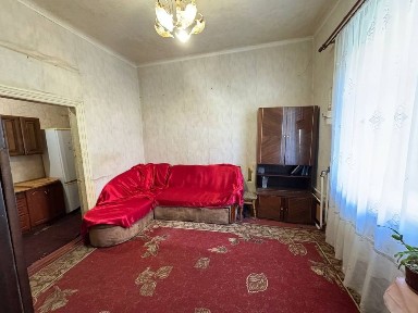 Продається 2х кімнатна квартира, р-н Пивзаводу. Ціна з оформленням.