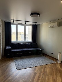 Київ, Дніпровський, вулиця Митрополита Андрея Шептицького 10