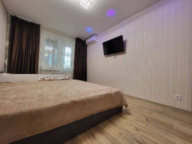 Продаж 3 кімн. квартири з ремонтом в новобуді