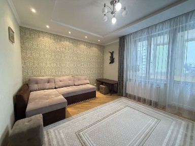 Оренда квартири Полуботка Сихів 3 кімнати ізольовані новбудова, 3 поверх, 2 балкони, індивідуальне опалення, парковка у просторому дворі