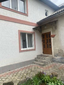 Продається будинок в Карпатах готовий для проживання м. Вижниця