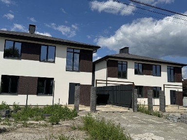 Гостомель, вулиця Дніпровська 5
