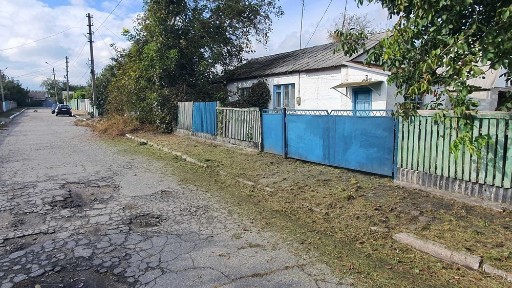 Продам пів будинку з окремим входом в с. Трушки