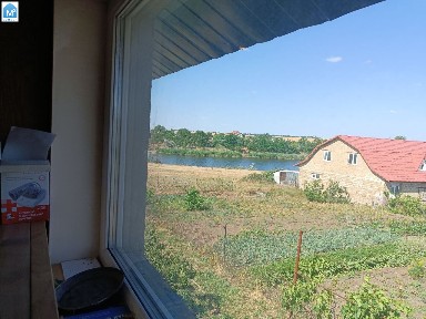 Домик у ставка