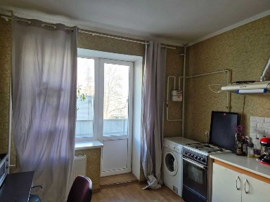 Продам велику 2-кімн. квартиру, 2-9 новобудова, в нагірній частині