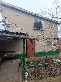 Продається будинок поруч з містом