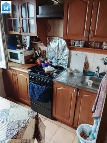 Продам 2 кімнатну ( роздільні ходи) Курбаса 9 45\26\7 пов 9\9п