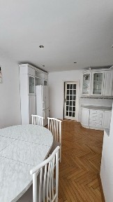 Оренда 4-кім. кв. 2-й провулок Кармелюка (2 паркомісця у дворі)