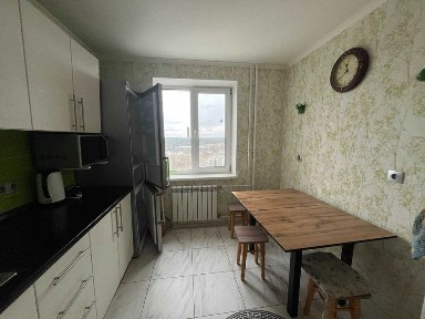 Оренда 2- кімн квартири Петлюри 19 поверх