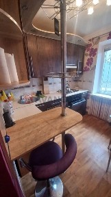 2 кімнатна квартира, газ, 1 поверх Металургів