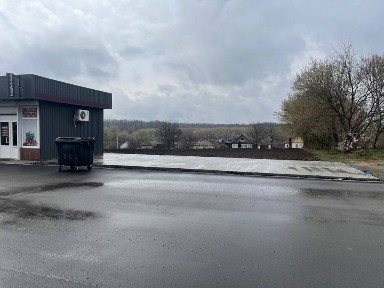 Торгове приміщення біля районної лікарні.