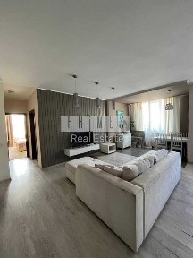 Продаж 3к квартири, вул. Урлівська 23в, Позняки