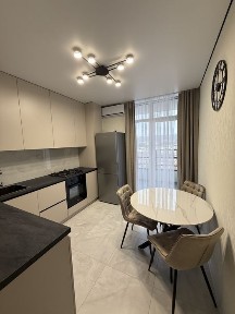 ГАРЯЧА ЦІНА! 1к з крутим ремонтом! набережна! держпрограми- так! Без %